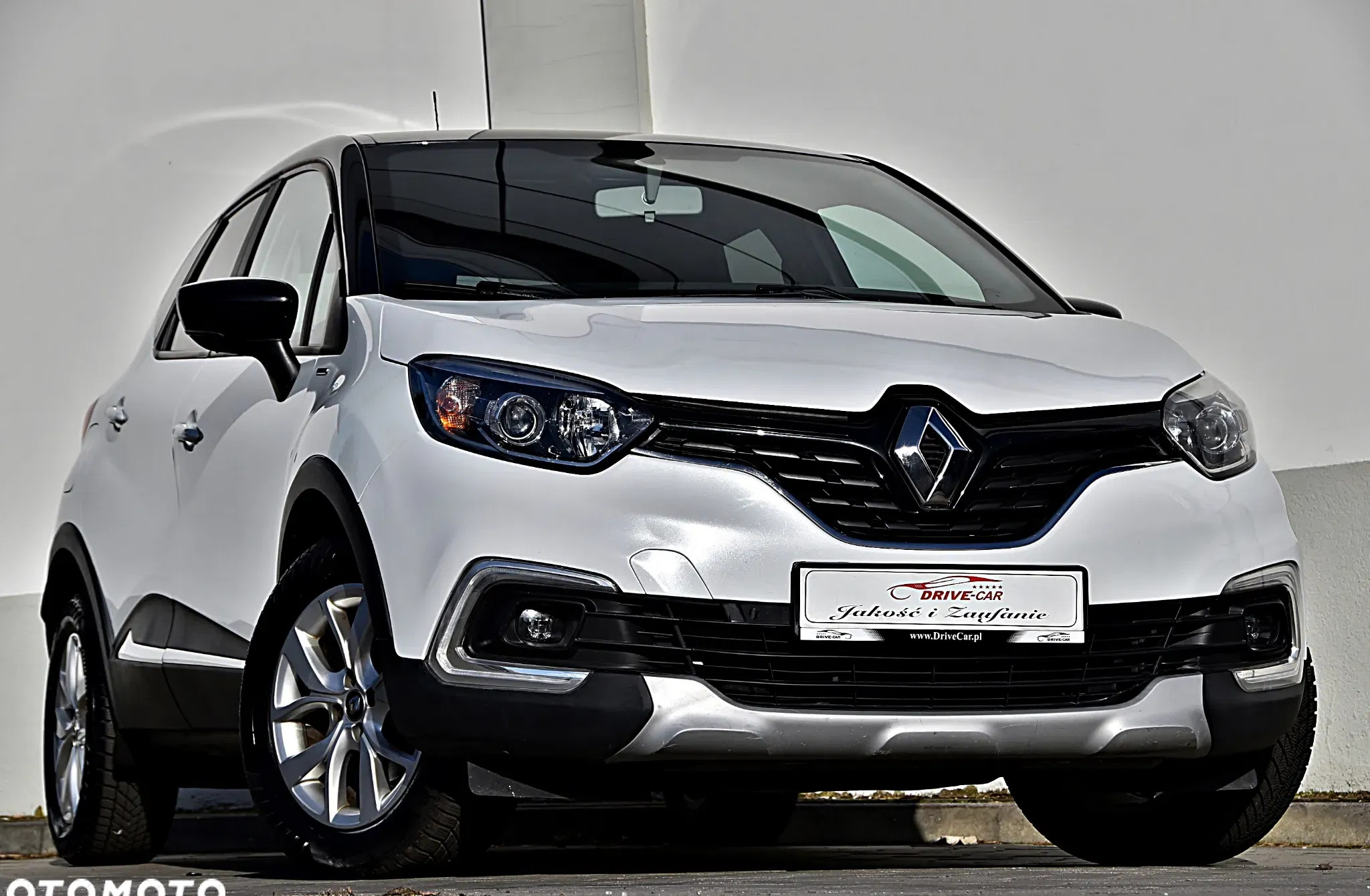 renault Renault Captur cena 56800 przebieg: 143000, rok produkcji 2019 z Lipiany